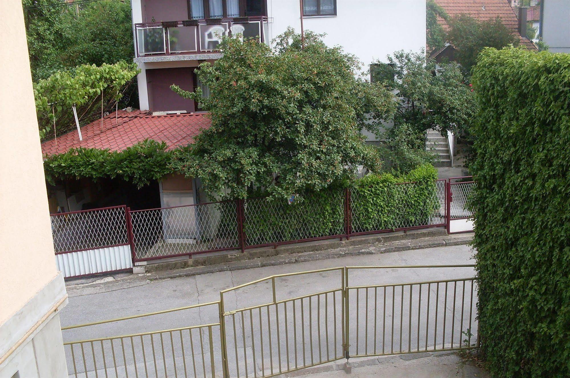 Hostel Gonzo SJJ Eksteriør billede